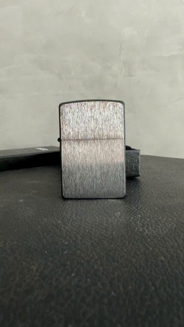 Bật lửa Zippo 2012 chrome bóng phay xước - Hình ảnh 2